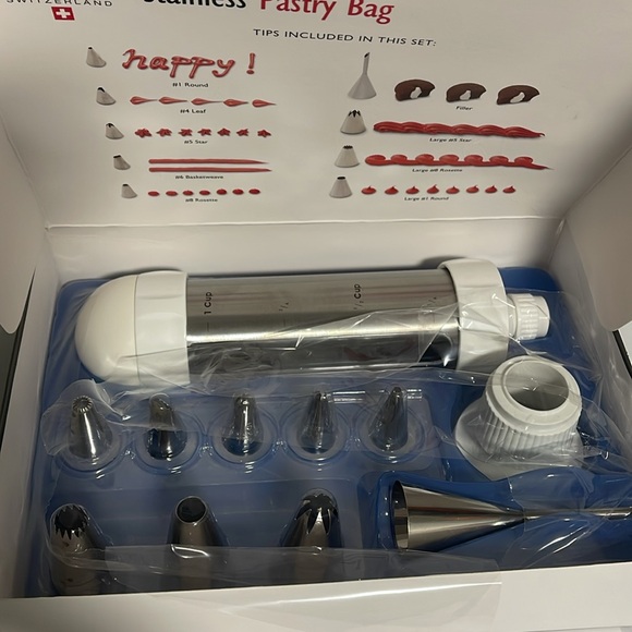 Stainless steel pastry bag NIB by Kuhn Rikon- 12 piece set- tips & bag in steel - Picture 3 of 6